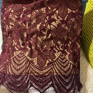 Express NWT burgundy lace like skirt perfect condition